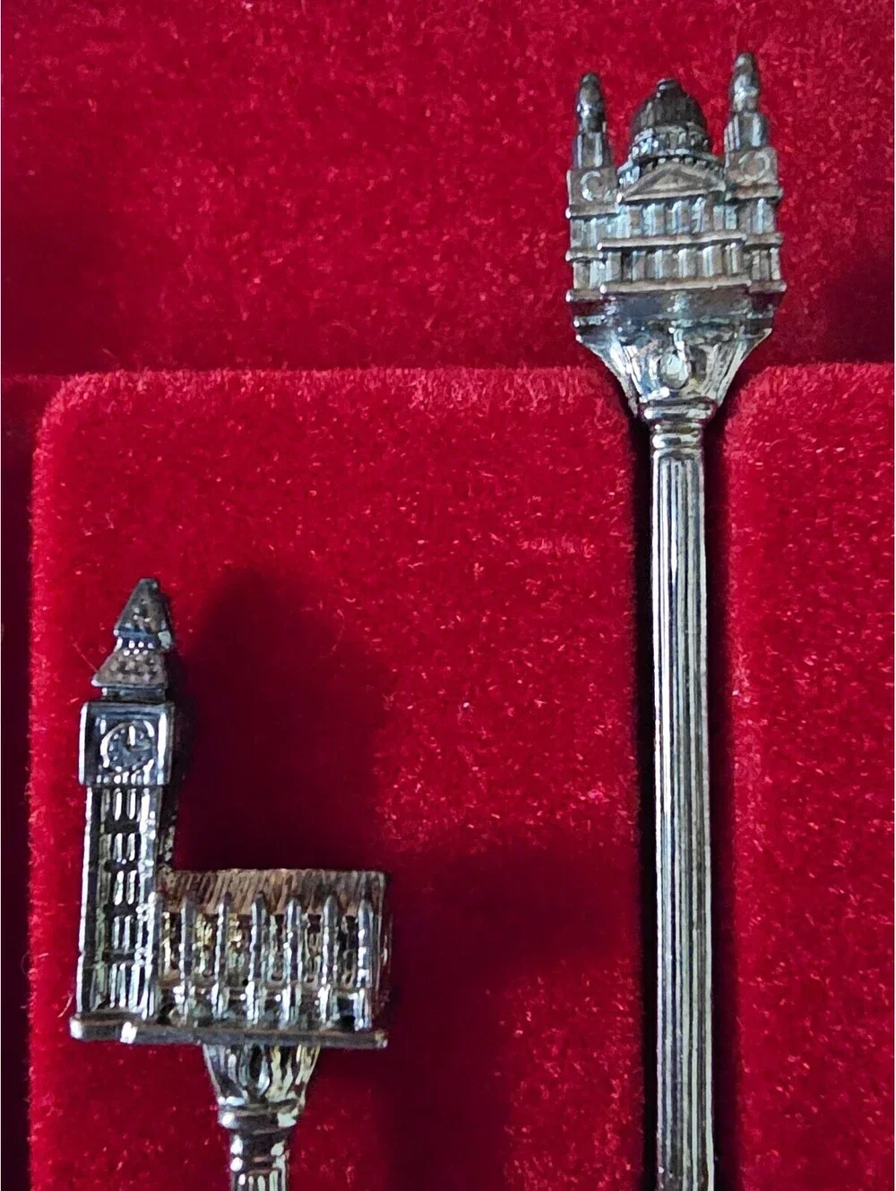 Vintage Exquisite London Souvenir Spoons Set 6 Silver Plate Landmarks Boxed